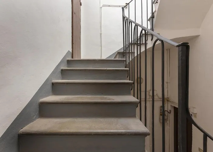 Guesthost - San Vitale Center Apartment Bologna