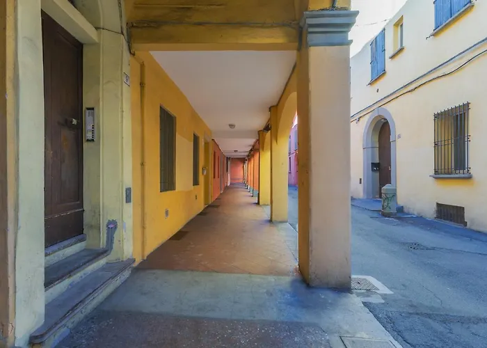 Guesthost - San Vitale Center